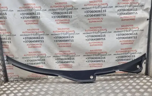 Audi A4 S4 B8 8K Wiper trim 8K1819403