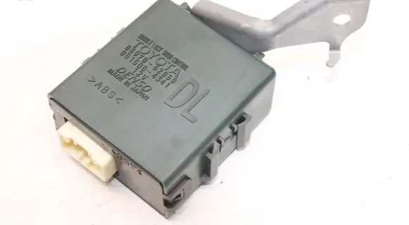 Toyota Yaris Door central lock control unit/module 8597052050