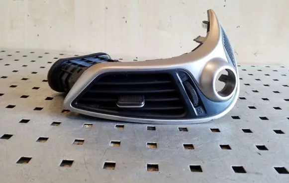 Hyundai ix35 Dash center air vent grill 974202S900