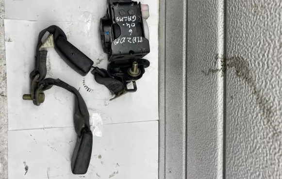 Mazda 6 Middle seatbelt (rear) C7462