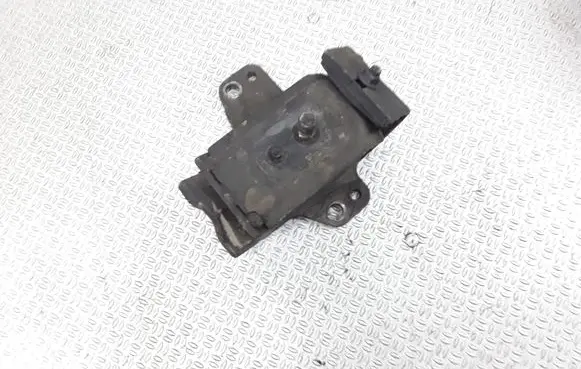 Nissan Navara D22 Engine mount bracket