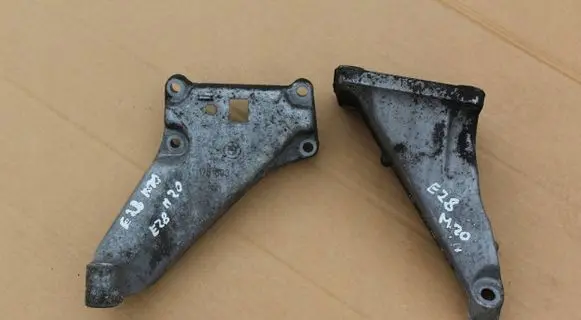 BMW 5 E28 Engine mounting bracket e28.m20