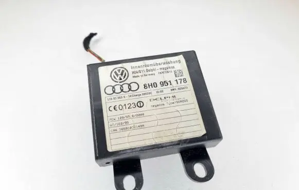 Audi A4 S4 B6 8E 8H Alarm control unit/module 8H0951178