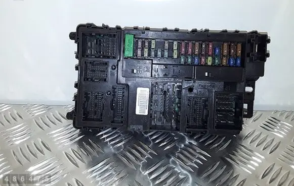 Ford Mondeo MK V Fuse module A2C7438261050
