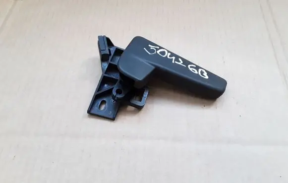 Volkswagen PASSAT B7 Engine bonnet (hood) release handle 3C2823633
