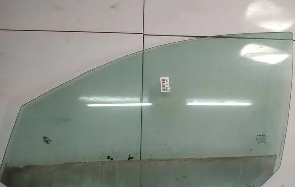 Volvo S80 Front door window glass four-door AS2