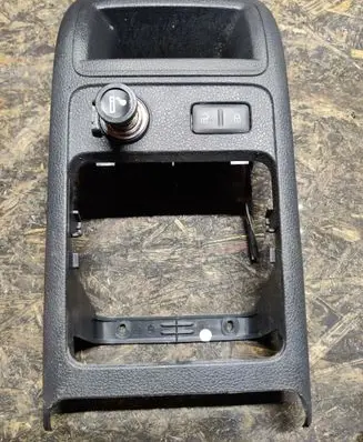 Volkswagen Jetta VI Other interior part 5C6863300A