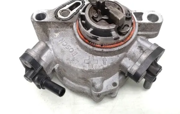 Citroen C4 Cactus Vacuum pump 9804021880