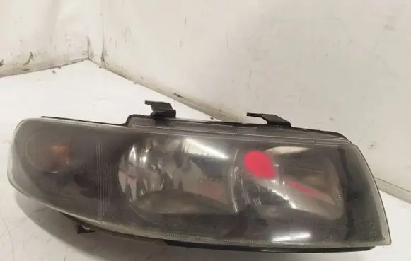 Seat Leon (1M) Headlight/headlamp 67742701