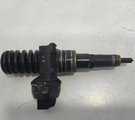 Volkswagen PASSAT B5.5 Fuel injector 038130073AL
