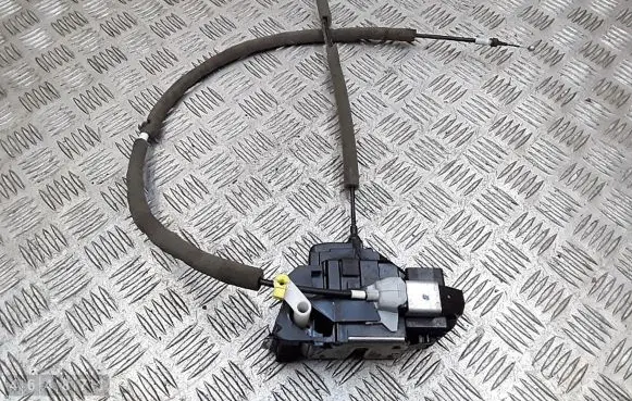 Nissan Qashqai Front door lock