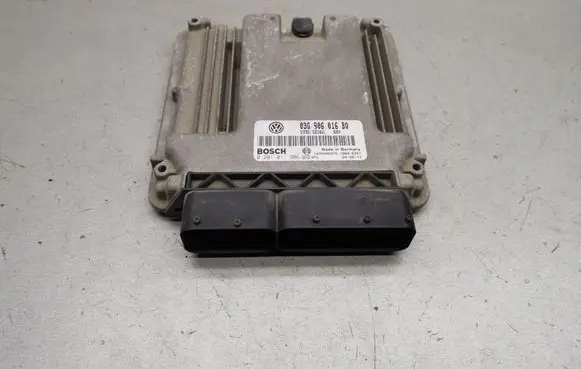 Volkswagen Touran I Engine control unit/module 03G906016BQ 0281011906