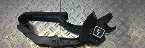 Mercedes-Benz E W211 Accelerator throttle pedal A2113000904