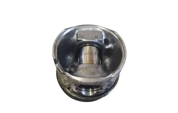 Ford Mondeo MK IV Piston 0000
