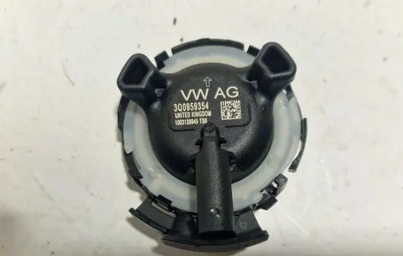 Volkswagen PASSAT B8 Airbag deployment crash/impact sensor 3Q0959354