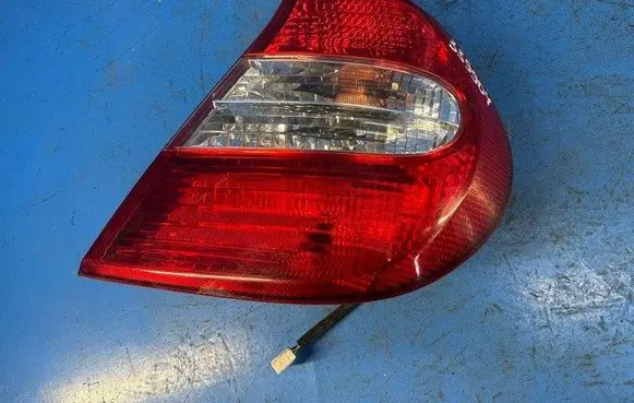 Toyota Camry Boot/trunk interior light 81551AA050