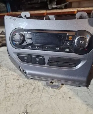 Ford Focus Climate control unit BM5T18C612CK