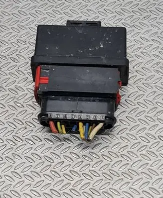 Peugeot 308 Fuel injection pump control unit/module 240107