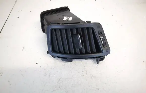 KIA Sorento Dash center air vent grill 974202p000 97420-2p000