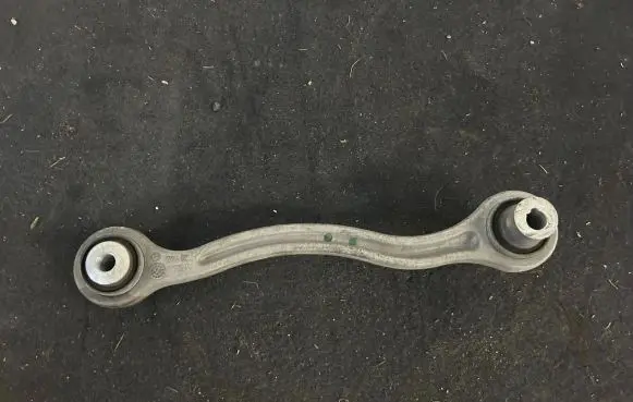 Mercedes-Benz E AMG W212 Rear control arm 20402