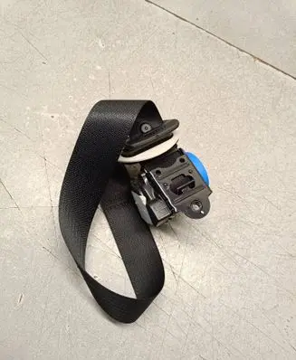Ford Galaxy Rear seatbelt 1015747