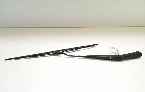 Nissan Navara Front wiper blade arm 