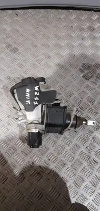 Mercedes-Benz E W211 Master brake cylinder A0004300312