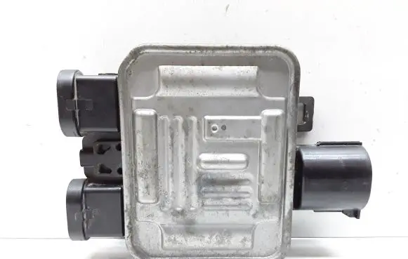 Volvo V70 Coolant fan relay 940013801