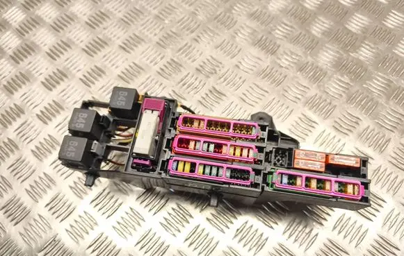 Audi A6 S6 C7 4G Fuse module 4G0971845A