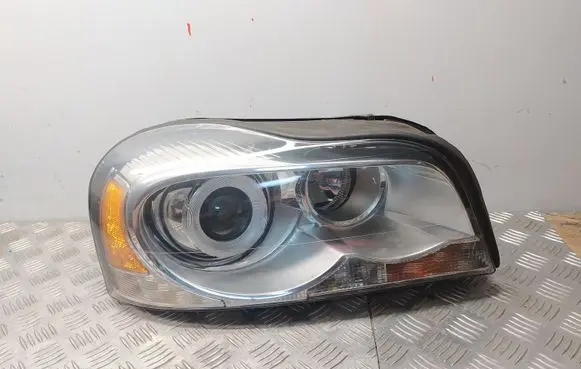 Volvo XC90 Headlight/headlamp 31111846