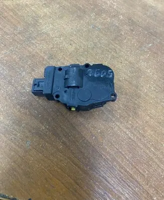 BMW 3 E90 E91 Intake manifold valve actuator/motor 410475520 E1044