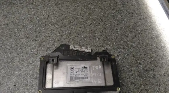 Volkswagen PASSAT B7 ABS control unit/module 1H0907379D 10094103224