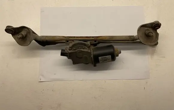 Front wiper linkage and motor