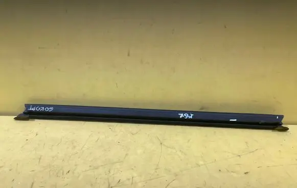 Citroen C3 Picasso Rubber seal loading door window/glass 
