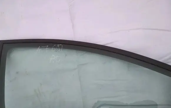 Seat Altea Front door window glass four-door
