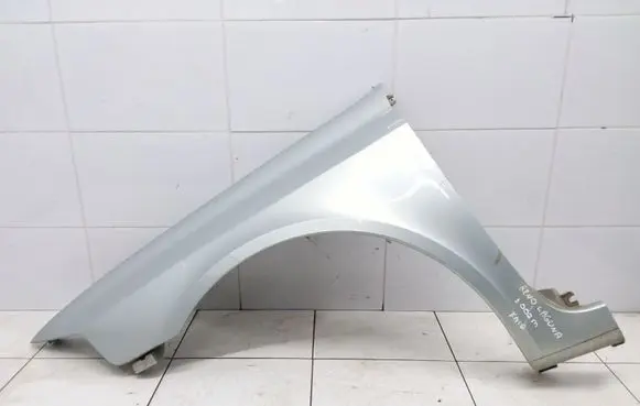 Renault Laguna II Fender