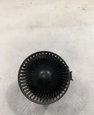 Ford Fiesta Heater fan/blower VP8E2H18456AA 0130115551