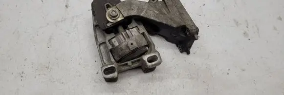 Peugeot 607 Engine mount bracket