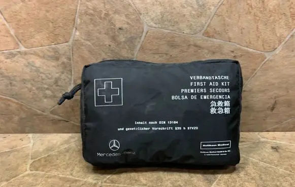 Mercedes-Benz E W212 First aid kit 