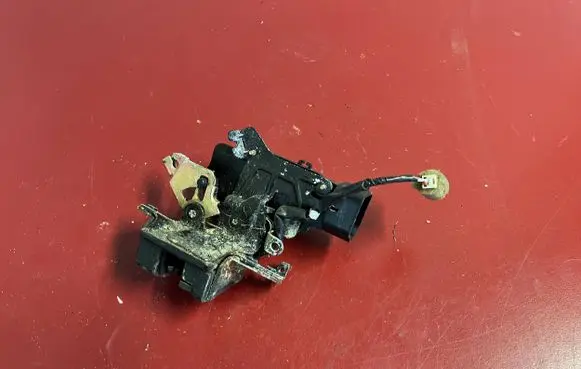 Cadillac SRX Tailgate/trunk/boot lock/catch/latch