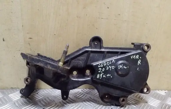 Engine mounting bracket