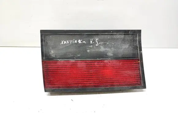 Citroen Xantia Tailgate rear/tail lights 29100102
