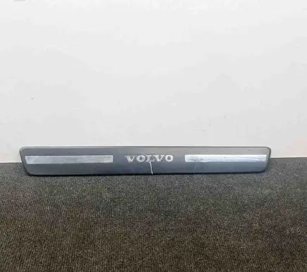 Volvo XC60 Front sill trim cover 31349002