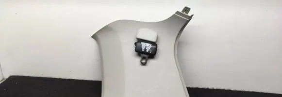 Volkswagen Touran III Third row seat belt 5TA857812