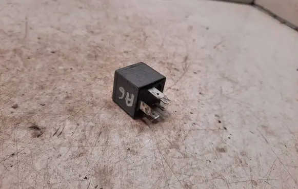 Audi A6 S6 C5 4B Other relay 1J0906381 V23134B63X383
