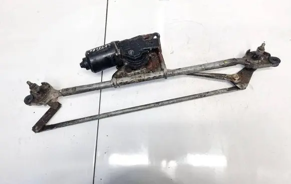 Chrysler PT Cruiser Front wiper linkage and motor
