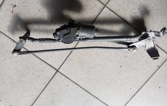 Toyota Sienna XL30 III Front wiper linkage 85110-08020
