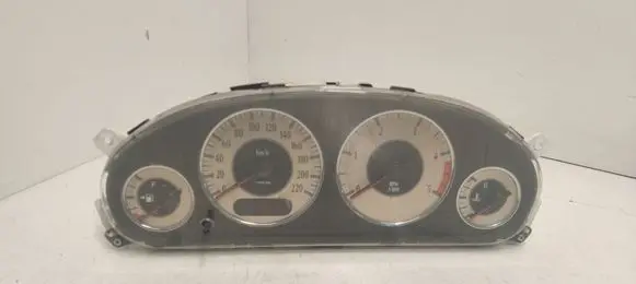 Chrysler Voyager Speedometer (instrument cluster) R825AH