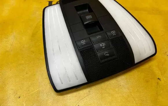 Mercedes-Benz CLS C218 AMG Front seat light A2129001509