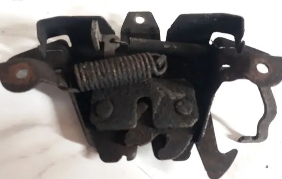 Mitsubishi Pajero Sport I Engine bonnet/hood lock/catch